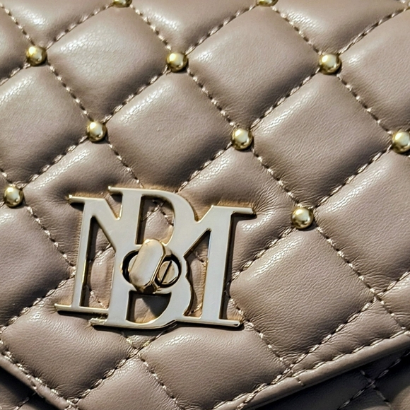 Badgley Mischka Diamond Quilt Convertible Crossbody NWT - Picture 4 of 7